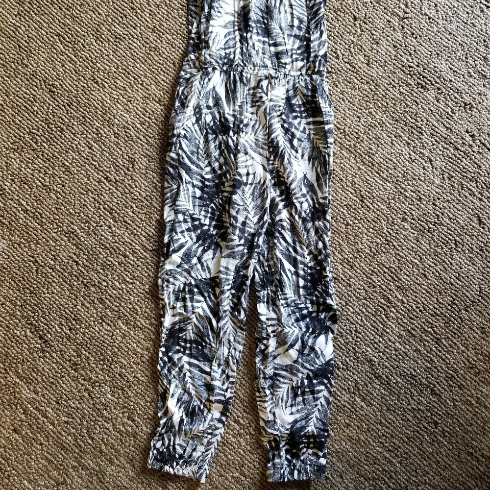 One piece - Picture 2 of 3